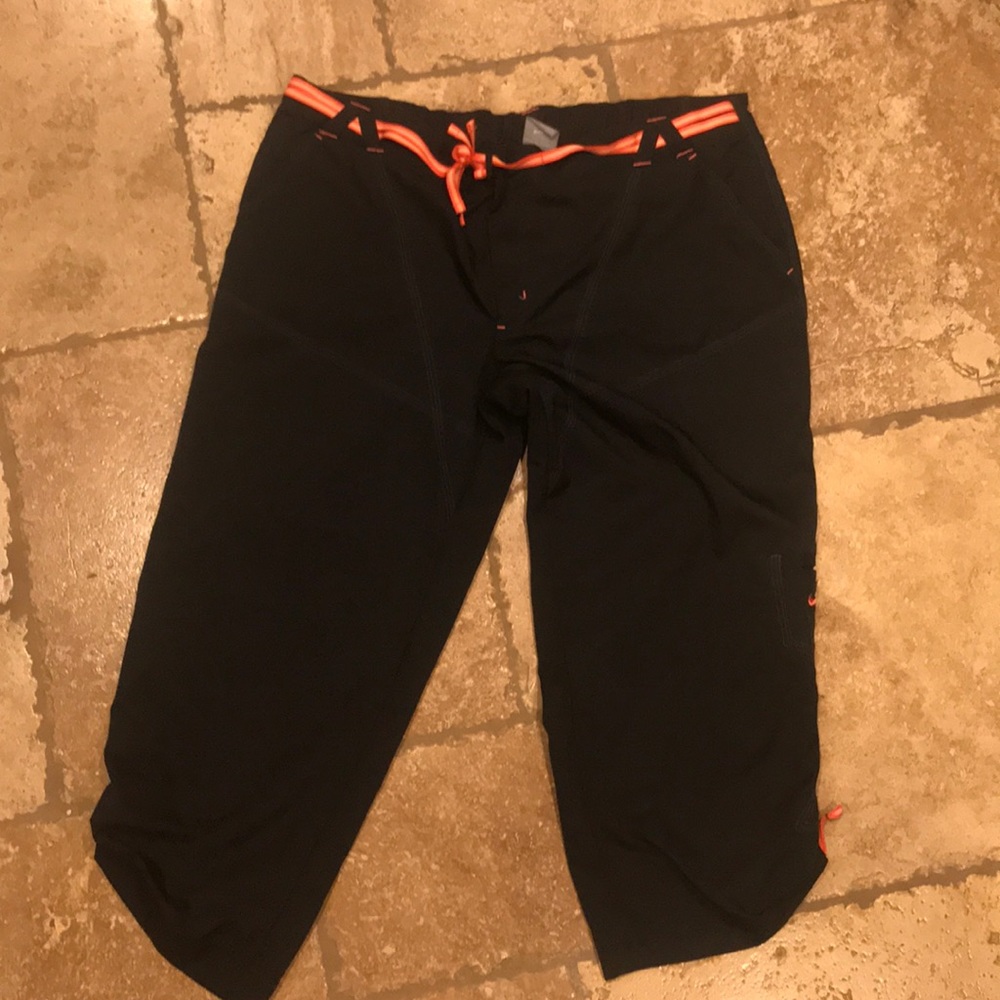 Black womens nike capris with belt